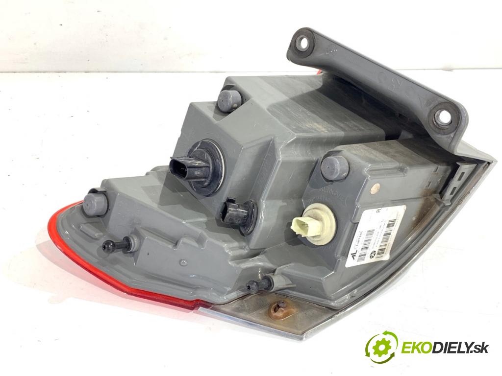 JEEP GRAND CHEROKEE WK SUV 2014 184 kW 3.0 CRD V6 4x4 2987 Svetlo pravy zad P68110000AC