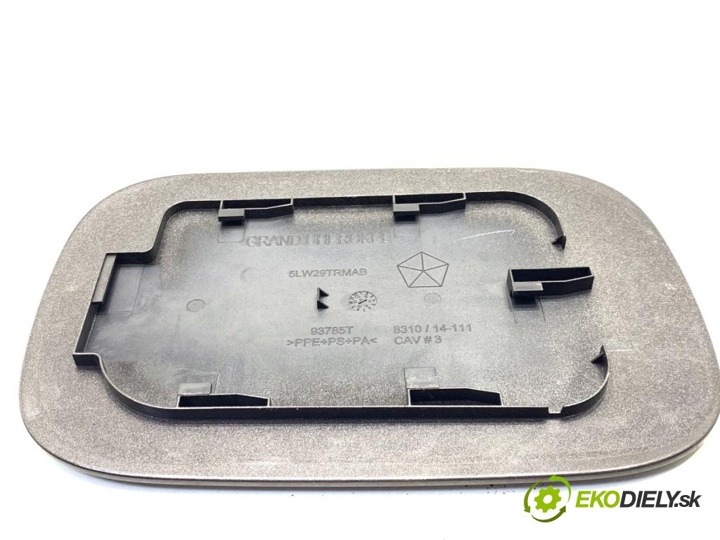 JEEP GRAND CHEROKEE WK SUV 2014 184 kW 3.0 CRD V6 4x4 2987 dvířka nádrže paliva  (Klika dveří ostatní)