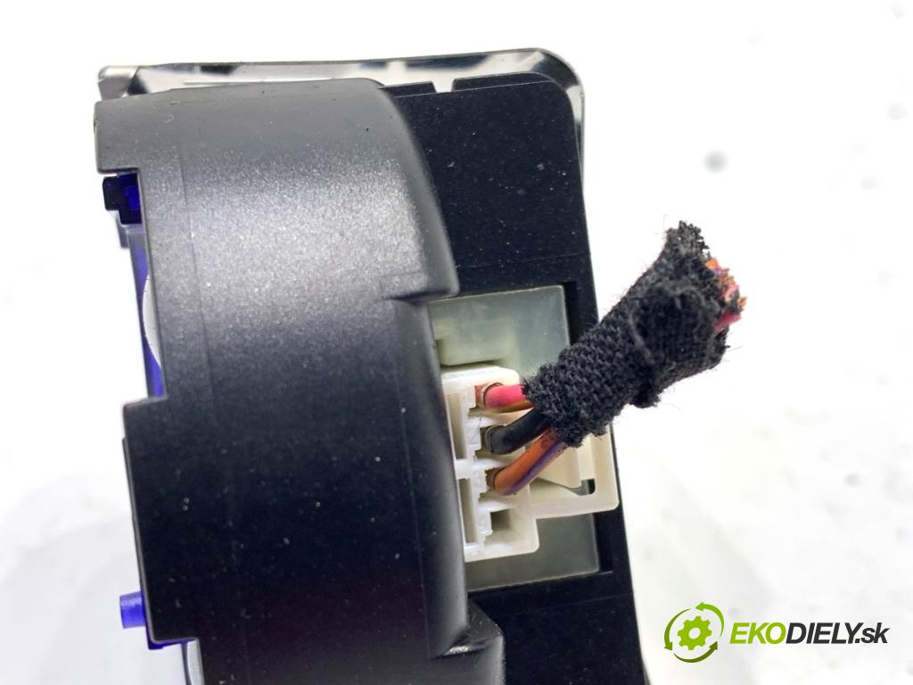 JEEP GRAND CHEROKEE WK SUV 2014 184 kW 3.0 CRD V6 4x4 2987 snímač deště 68184876 (Snímač deště)