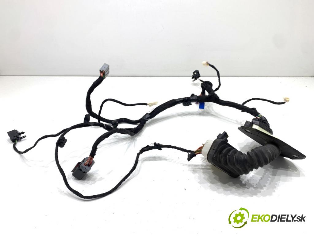 JEEP GRAND CHEROKEE WK SUV 2014 184 kW 3.0 CRD V6 4x4 2987 káblovačka dveře přední část levý P68186768AF