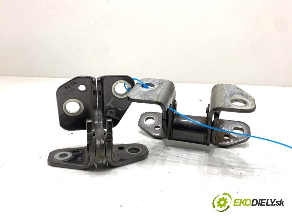 JEEP GRAND CHEROKEE WK SUV 2014 184 kW 3.0 CRD V6 4x4 2987 Záves Dvere pravy zad