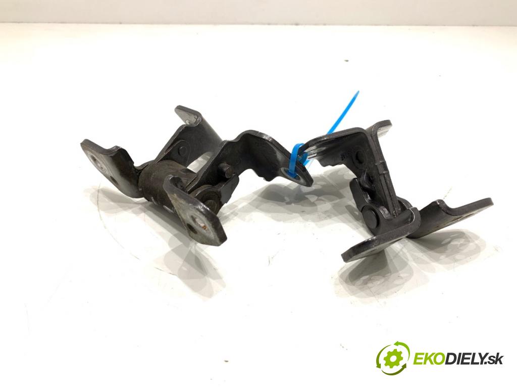 JEEP GRAND CHEROKEE WK SUV 2014 184 kW 3.0 CRD V6 4x4 2987 Záves Dvere ľavy zad 