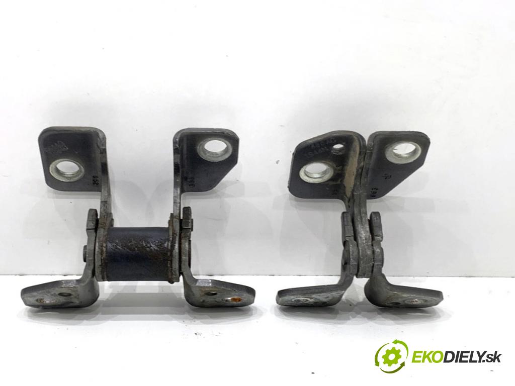 JEEP GRAND CHEROKEE WK SUV 2014 184 kW 3.0 CRD V6 4x4 2987 závěs dveře pravý přední část 