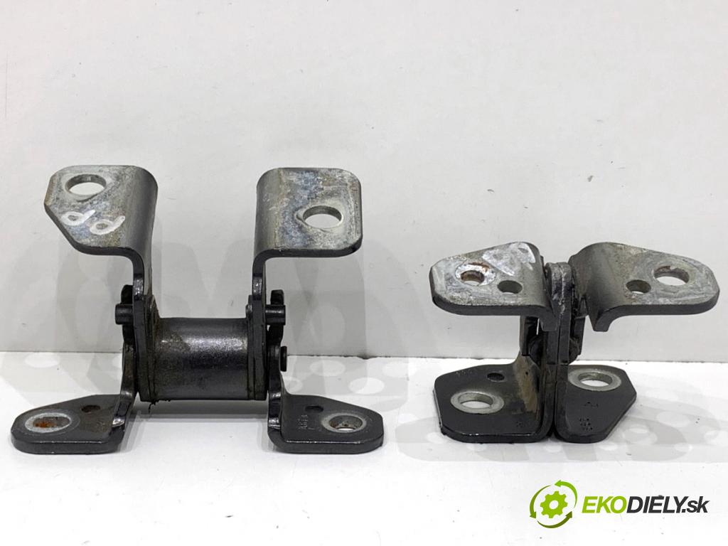 JEEP GRAND CHEROKEE WK SUV 2014 184 kW 3.0 CRD V6 4x4 2987 Záves Dvere pravy predný