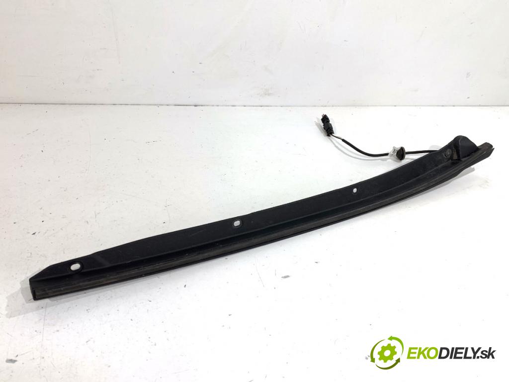 JEEP GRAND CHEROKEE WK SUV 2014 184 kW 3.0 CRD V6 4x4 2987 Snímač zamok dverí zadný pravy 68165049