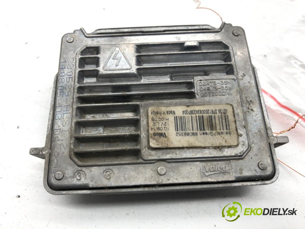 JEEP GRAND CHEROKEE WK SUV 2014 184 kW 3.0 CRD V6 4x4 2987 měnič XENON 89089352 (Řídící jednotka xenonu)