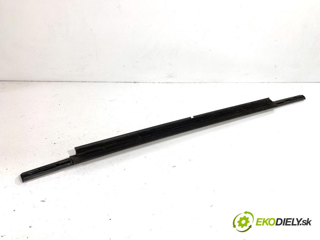 JEEP GRAND CHEROKEE WK SUV 2014 184 kW 3.0 CRD V6 4x4 2987 Lišta Sbírání: zad ľavy 55399293AE