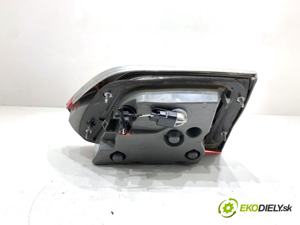 JEEP GRAND CHEROKEE WK SUV 2014 184 kW 3.0 CRD V6 4x4 2987 Svetlo zad pravá vnútorná P68110046AC (Kľučka dverí ostatné)