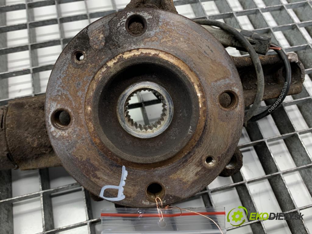 PEUGEOT 308 I liftback 2010 66 kW 1.6 HDi 1560 náboj pravy predný