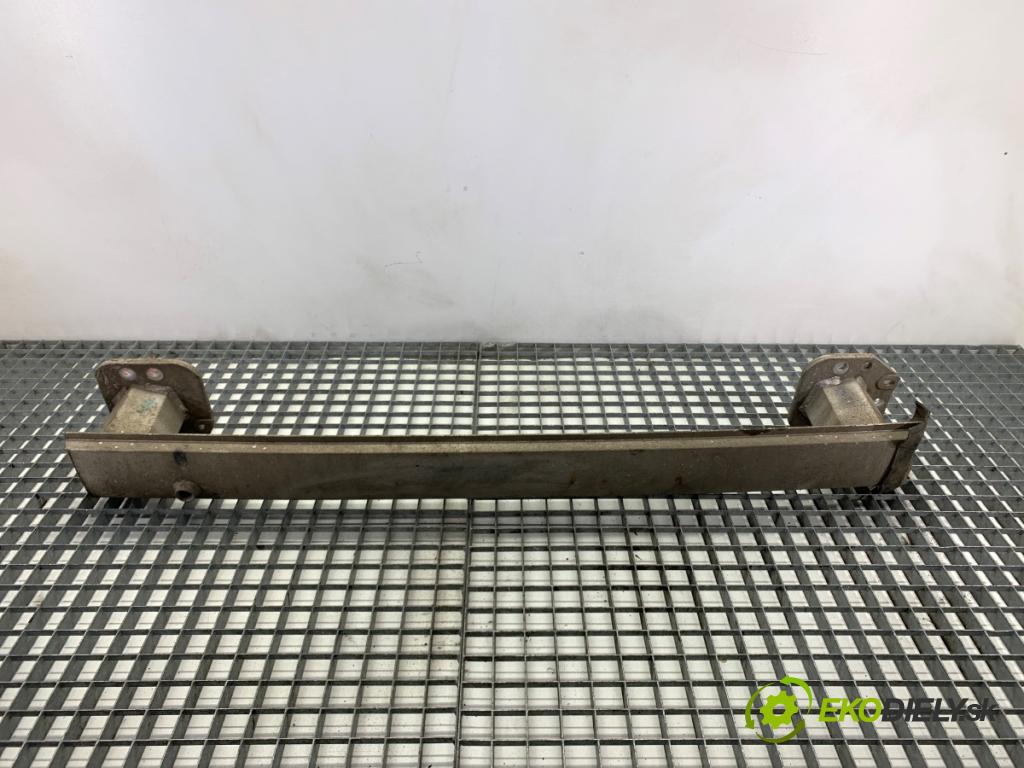 PEUGEOT 308 I liftback 2010 66 kW 1.6 HDi 1560 výztuha nárazníka zadní část  (Zadní výztuha)