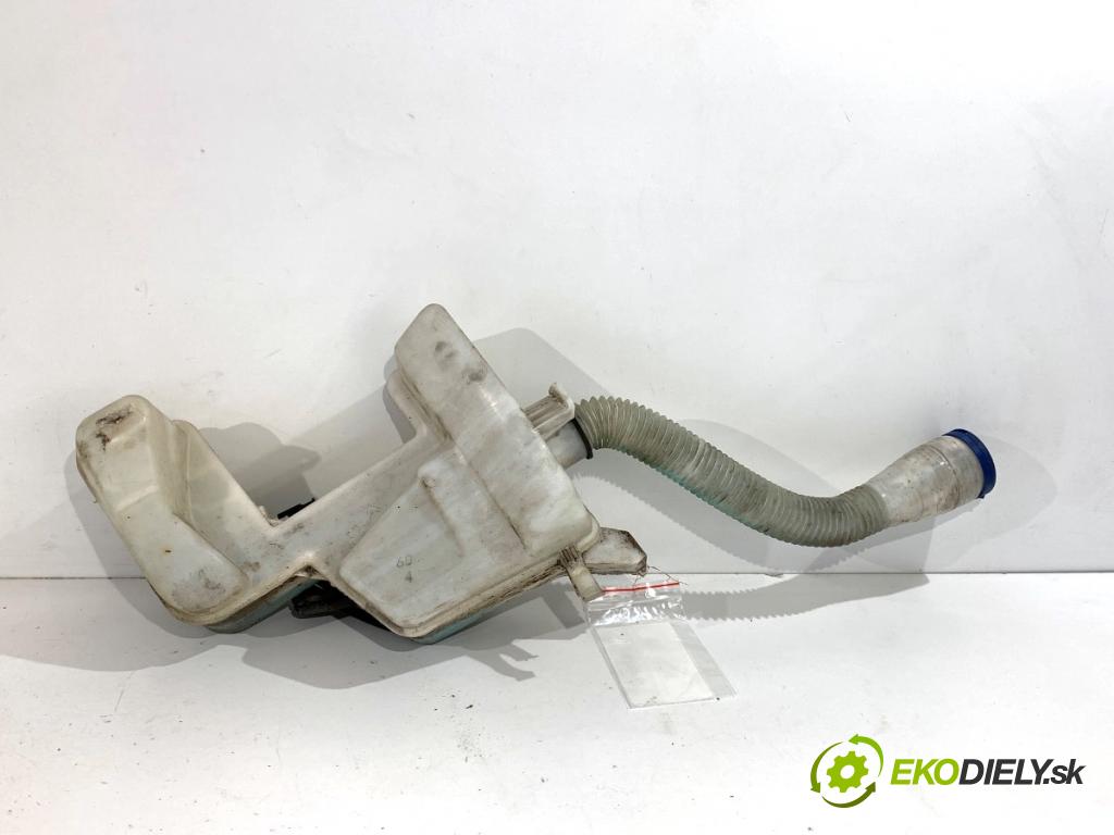 PEUGEOT 308 I liftback 2010 66 kW 1.6 HDi 1560 nádržka ostřikovačů 