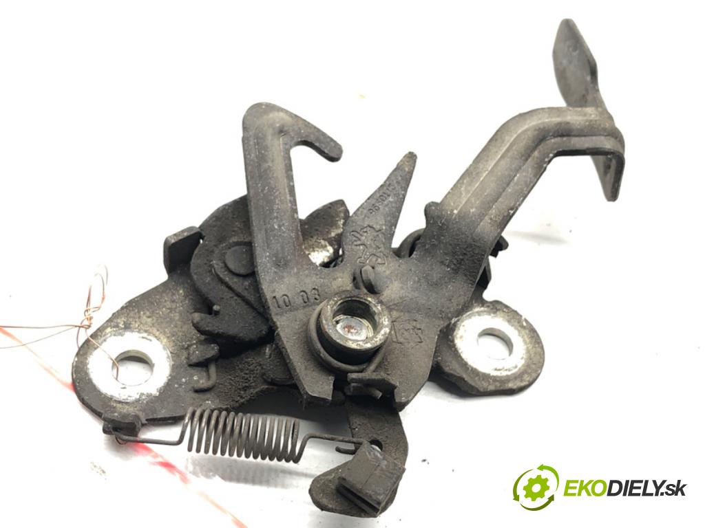 PEUGEOT 308 I liftback 2010 66 kW 1.6 HDi 1560 zámok kapoty přední část 9660115980