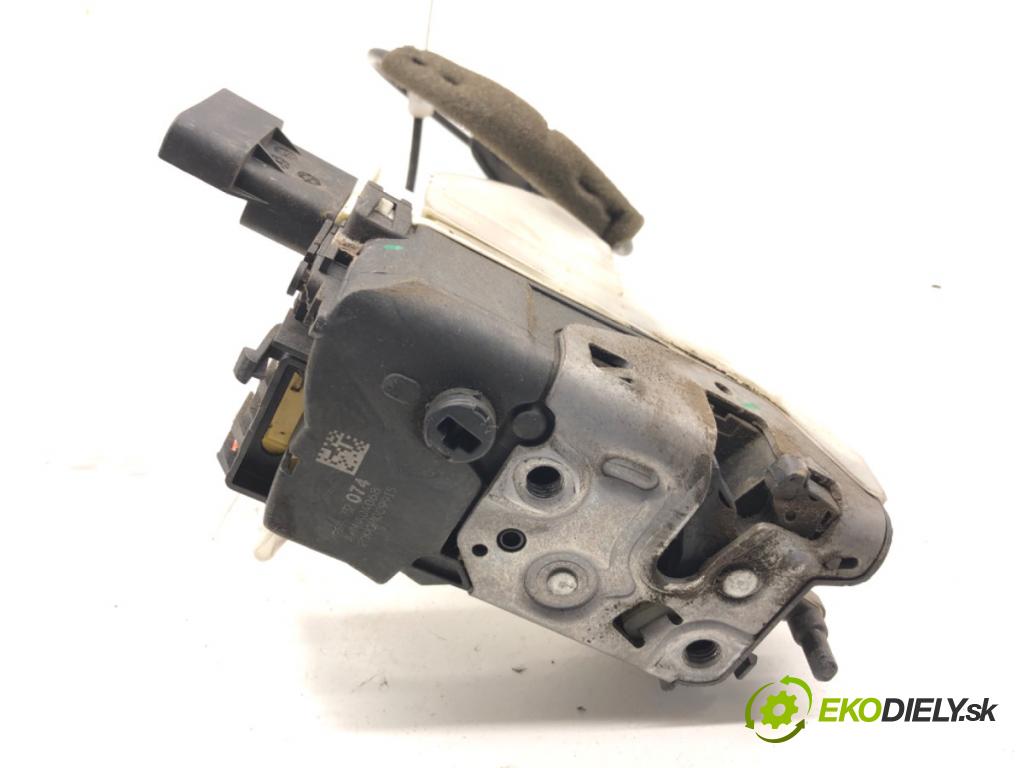 PEUGEOT 308 I liftback 2010 66 kW 1.6 HDi 1560 zámok dveře pravý přední část 732074