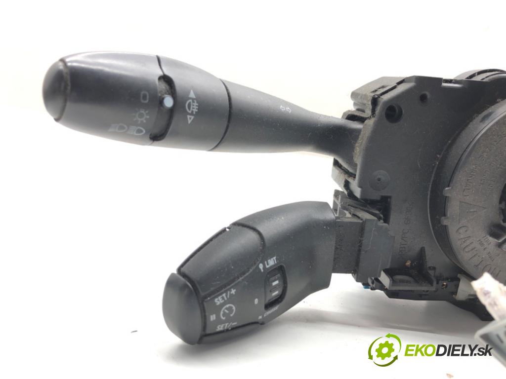 PEUGEOT 308 I liftback 2010 66 kW 1.6 HDi 1560 přepínač kombinovaný 96643947XT (Páčky pod volantem)