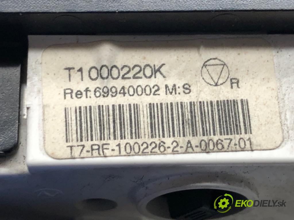 PEUGEOT 308 I liftback 2010 66 kW 1.6 HDi 1560 Panel ovládaní topení 69940002 (Páčky pod volantem)