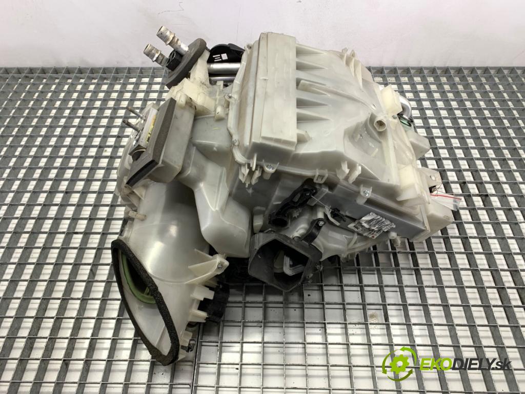 PEUGEOT 308 I liftback 2010 66 kW 1.6 HDi 1560 Výhrevné teleso, radiátor kúrenia komplet KOMBAJN 9655812280 (Radiátor kúrenia)