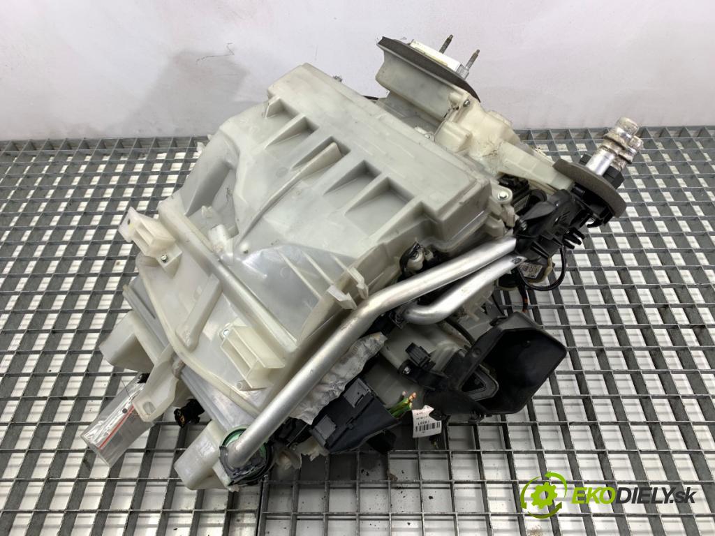 PEUGEOT 308 I liftback 2010 66 kW 1.6 HDi 1560 Výhrevné teleso, radiátor kúrenia komplet KOMBAJN 9655812280 (Radiátor kúrenia)