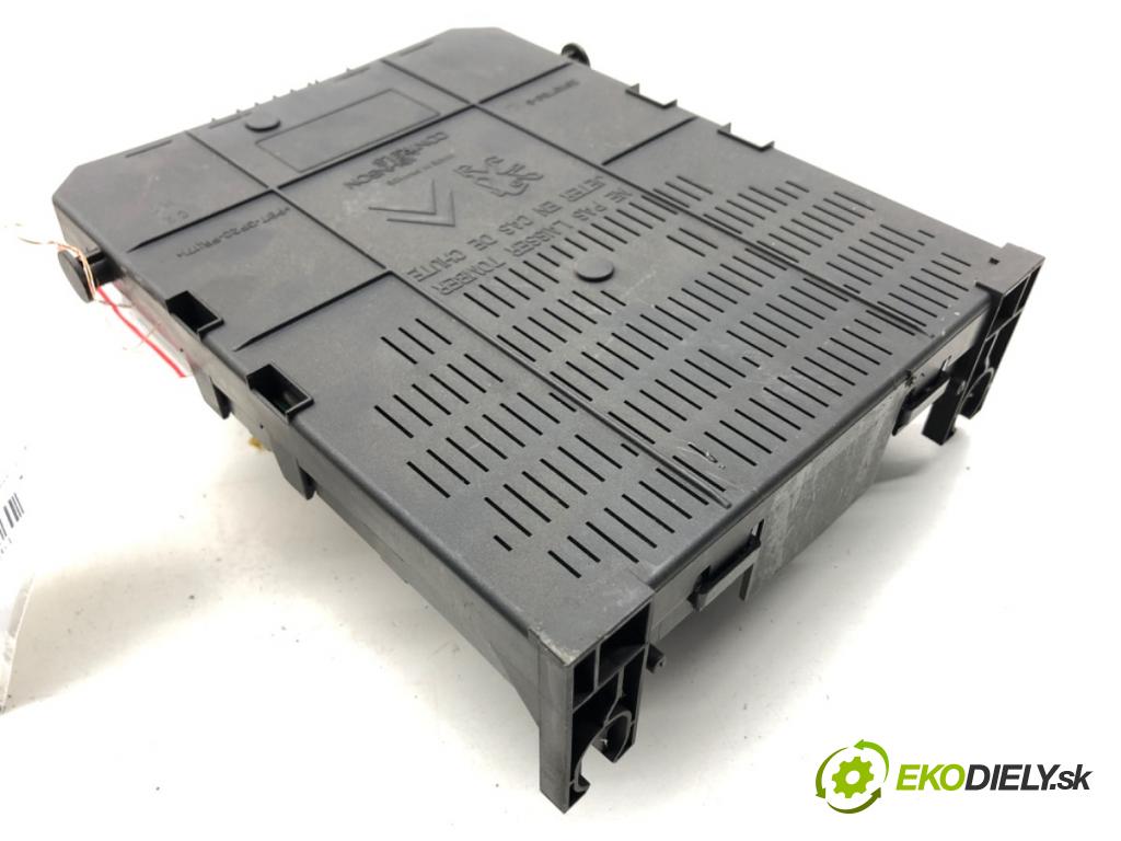 PEUGEOT 308 I liftback 2010 66 kW 1.6 HDi 1560 Modul BSI  (Poistková skrinka)