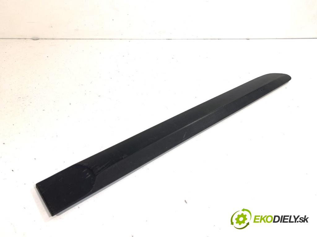 PEUGEOT 308 I liftback 2010 66 kW 1.6 HDi 1560 lišta dveře pravý zadní část 9680365080
