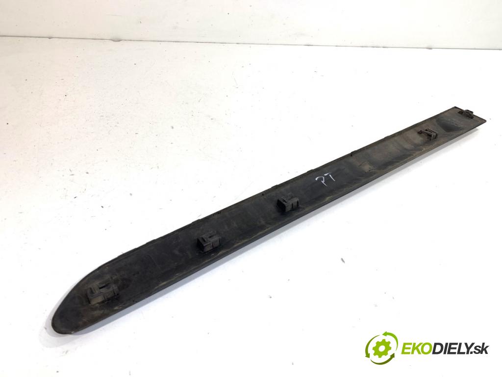 PEUGEOT 308 I liftback 2010 66 kW 1.6 HDi 1560 lišta dveře pravý zadní část 9680365080