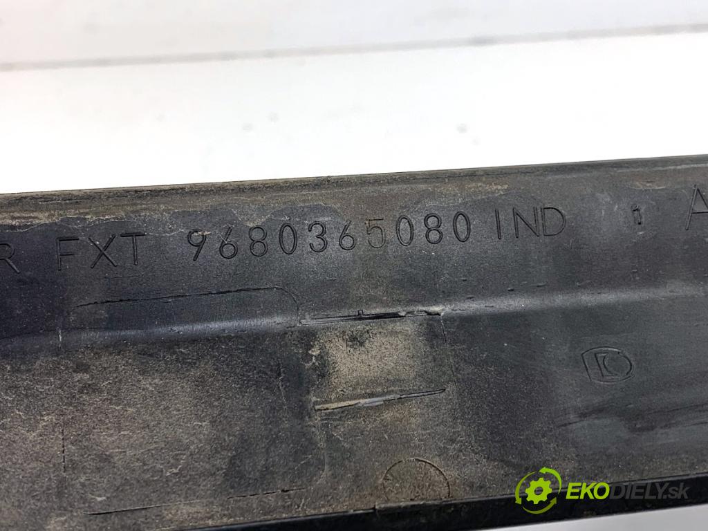 PEUGEOT 308 I liftback 2010 66 kW 1.6 HDi 1560 Lišta Dvere pravy zad 9680365080
