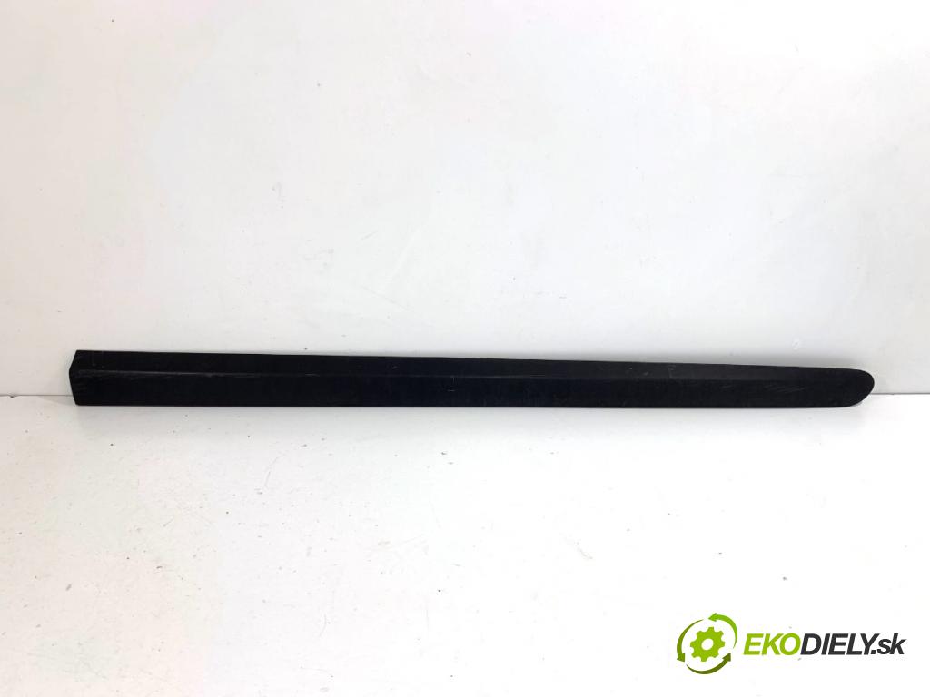 PEUGEOT 308 I liftback 2010 66 kW 1.6 HDi 1560 lišta dveře pravý přední část 9680364580