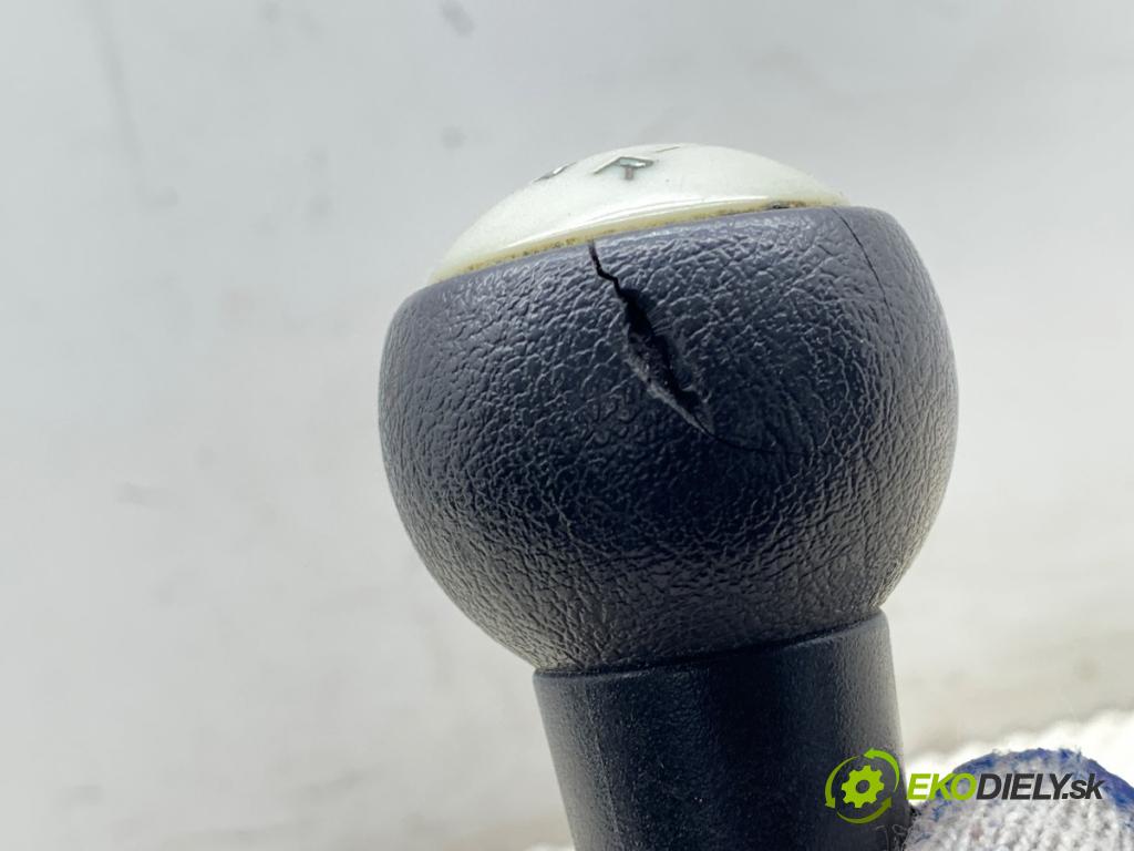 PEUGEOT 308 I liftback 2010 66 kW 1.6 HDi 1560 kulisa  (Řadicí páka (kulisa) )