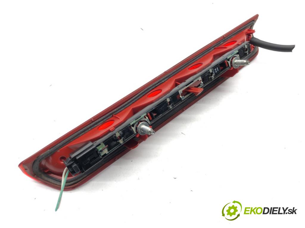 PEUGEOT 308 I liftback 2010 66 kW 1.6 HDi 1560 světlo brzdových světel 9680426580