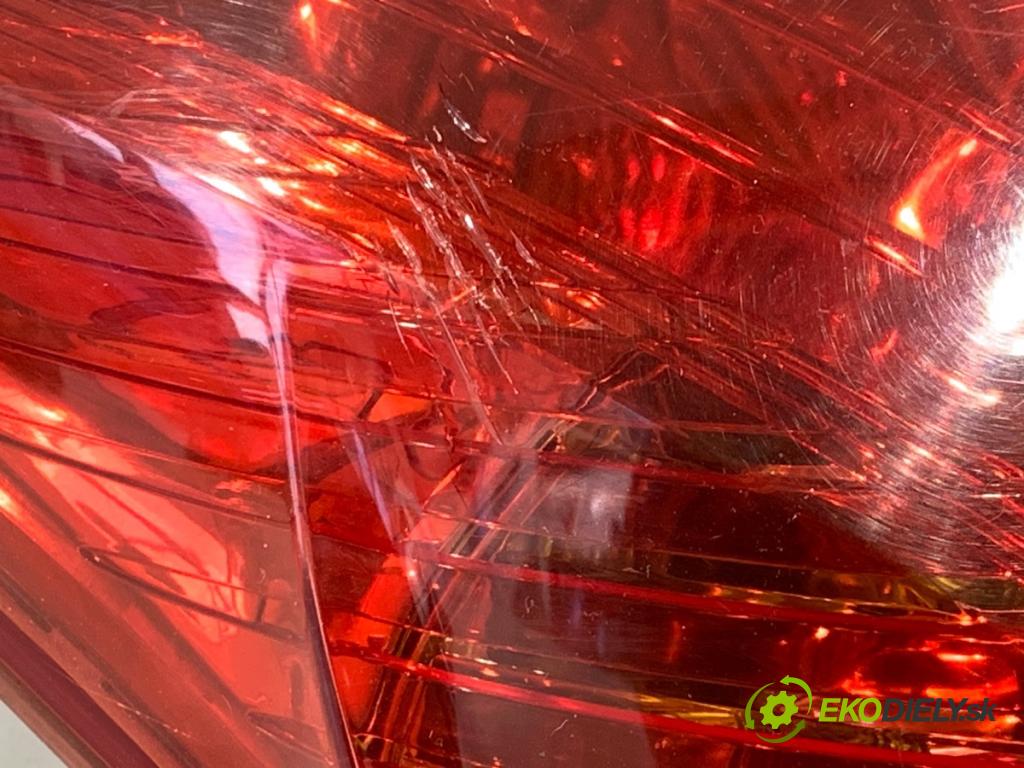 PEUGEOT 308 I liftback 2010 66 kW 1.6 HDi 1560 Svetlo ľavy zad 9680425780