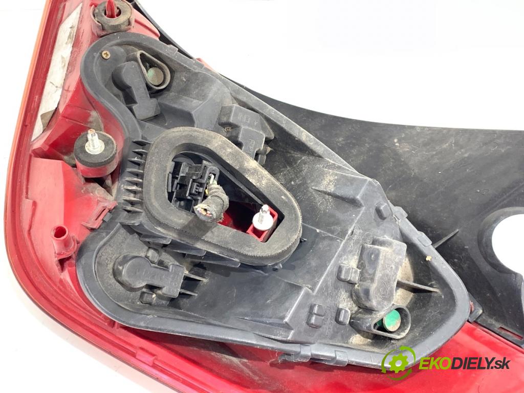 PEUGEOT 308 I liftback 2010 66 kW 1.6 HDi 1560 Svetlo ľavy zad 9680425780