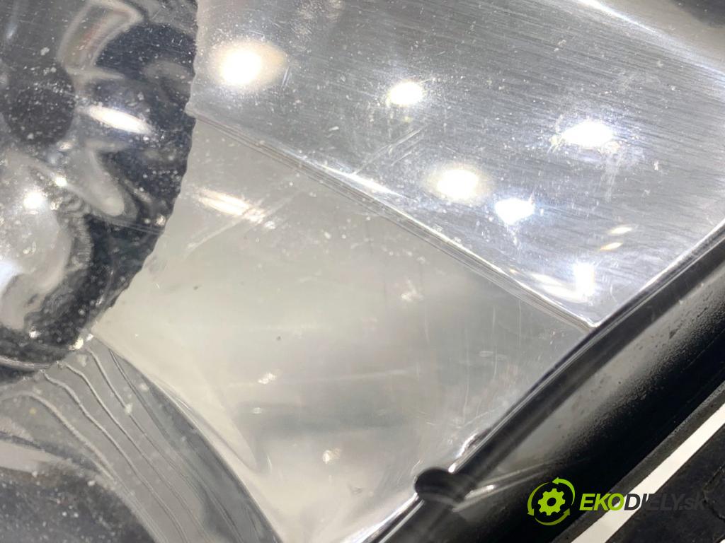 PEUGEOT 308 I liftback 2010 66 kW 1.6 HDi 1560 Hmlové svetlo, hmlovka pravy predný 9680498880