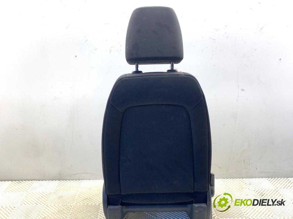 PEUGEOT 308 I liftback 2010 66 kW 1.6 HDi 1560 sedadlo pravý přední část