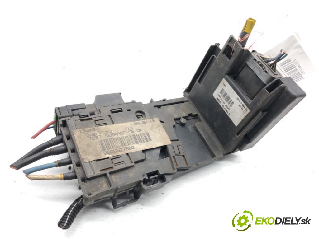 PEUGEOT 308 I liftback 2010 66 kW 1.6 HDi 1560 modul NAPĚTÍ: akumulátora 9666527580