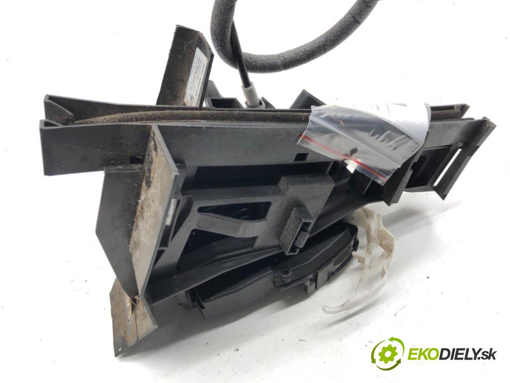 FORD FOCUS III Kombi 2016 92 kW 1.0 EcoBoost 998 zámok Dvere pravy zad BM5A-A26412-AG