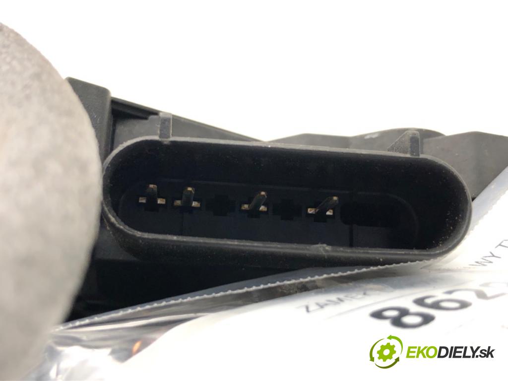 FORD FOCUS III Kombi 2016 92 kW 1.0 EcoBoost 998 zámok Dvere pravy zad BM5A-A26412-AG