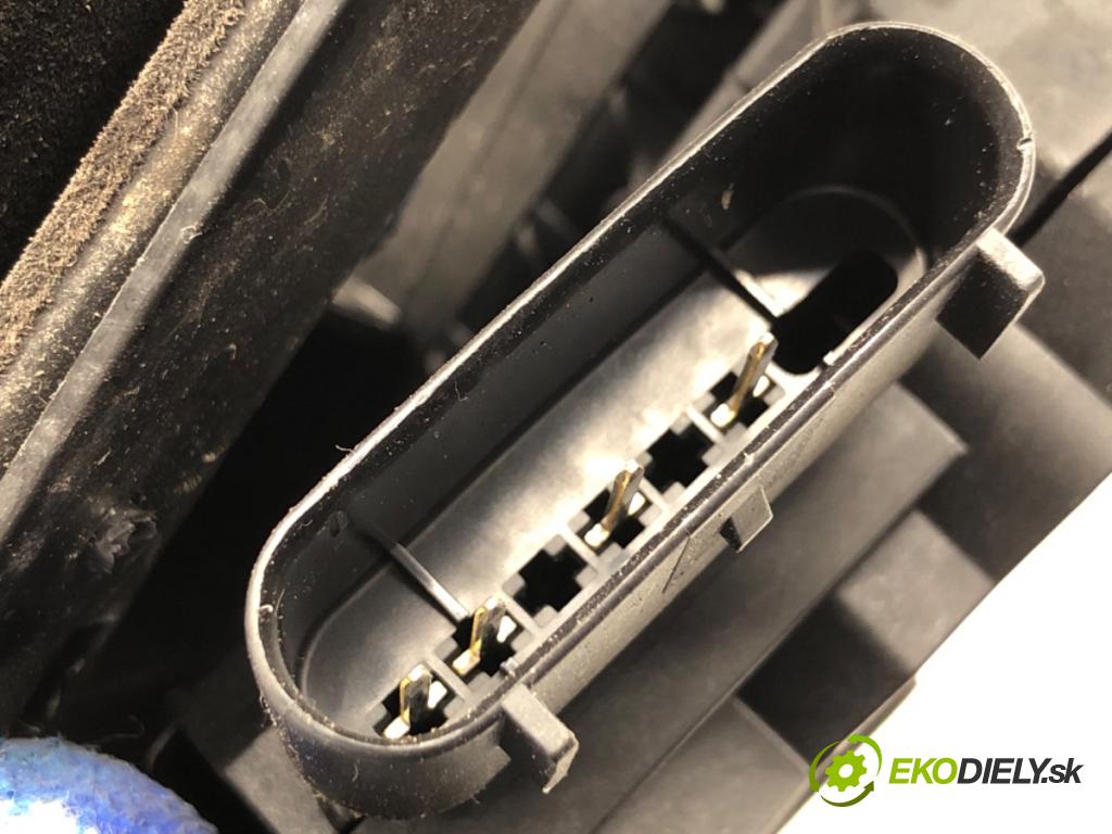 FORD FOCUS III Kombi 2016 92 kW 1.0 EcoBoost 998 zámok dveře levý zadní část BM5A-A26413-AG