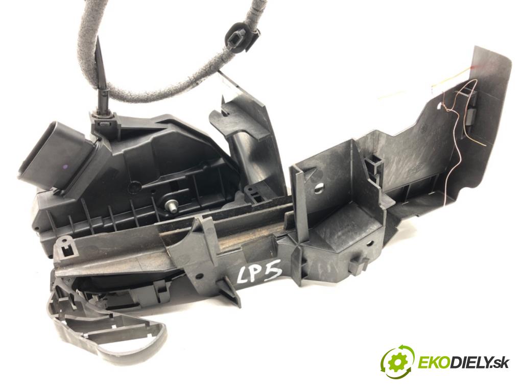 FORD FOCUS III Kombi 2016 92 kW 1.0 EcoBoost 998 zámok Dvere ľavy predný BM5A-A21813-AG