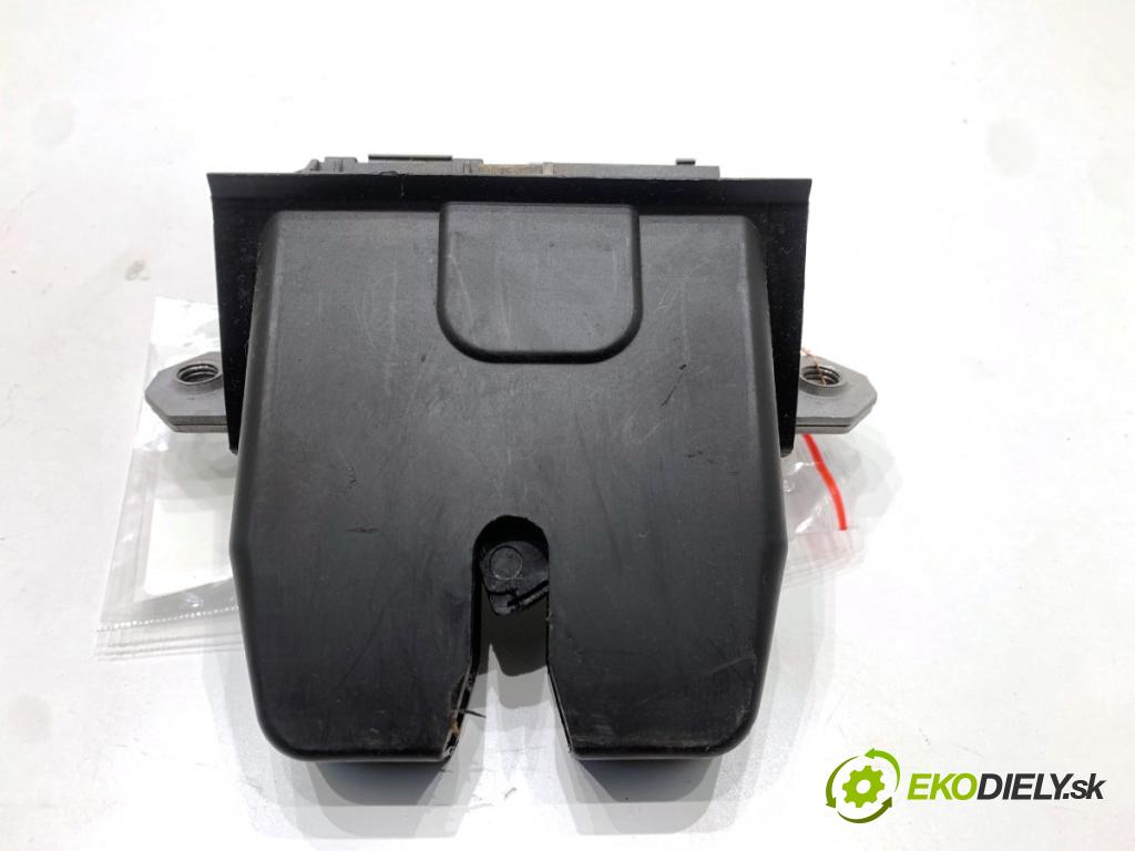 FORD FOCUS III Kombi 2016 92 kW 1.0 EcoBoost 998 zámok dverí zad 8M51-R442A66-DC