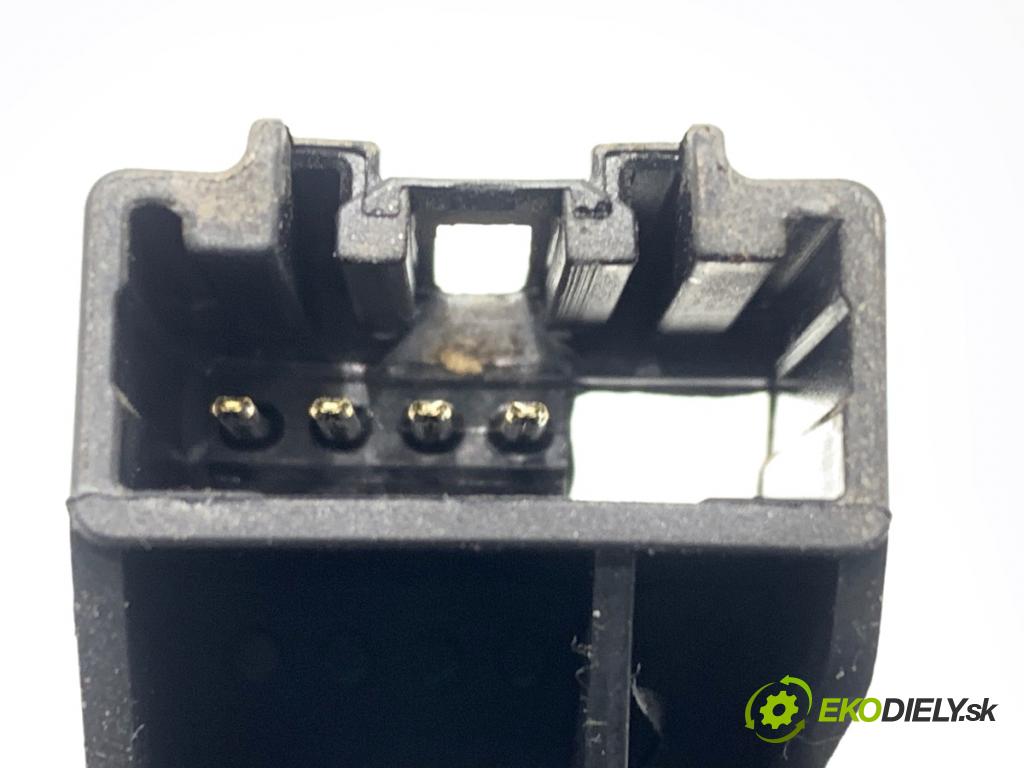 FORD FOCUS III Kombi 2016 92 kW 1.0 EcoBoost 998 zámok dverí zad 8M51-R442A66-DC