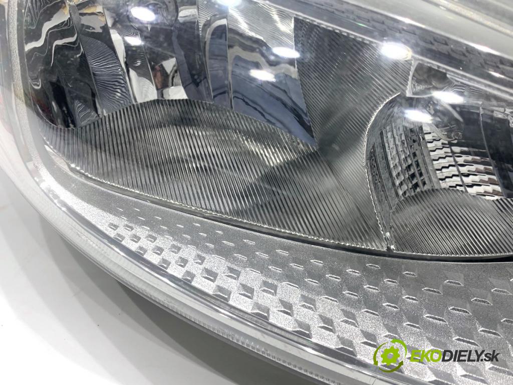 FORD FOCUS III Kombi 2016 92 kW 1.0 EcoBoost 998 světlomet pravý přední část F1EB-13W029-AC