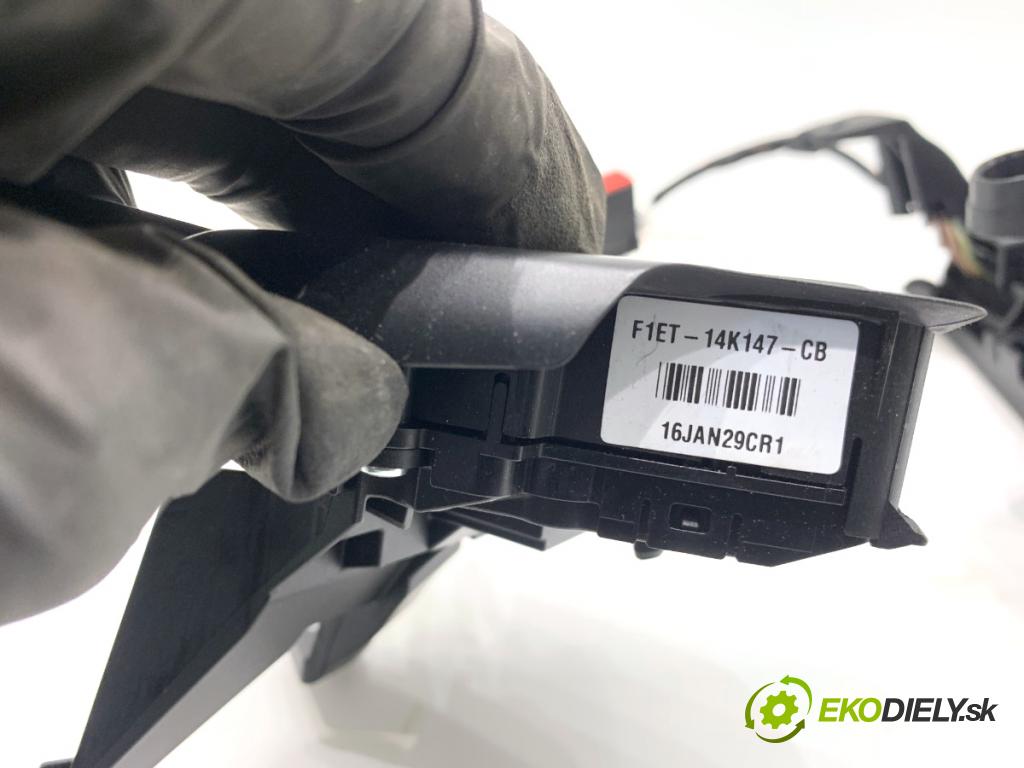 FORD FOCUS III Kombi 2016 92 kW 1.0 EcoBoost 998 SPÍNAČE: volantu F1ET-14K147-CB