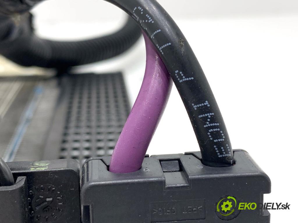 FORD FOCUS III Kombi 2016 92 kW 1.0 EcoBoost 998 Výhrevné teleso, radiátor kúrenia elektrická BV6N-18D612-CA (Radiátor kúrenia)