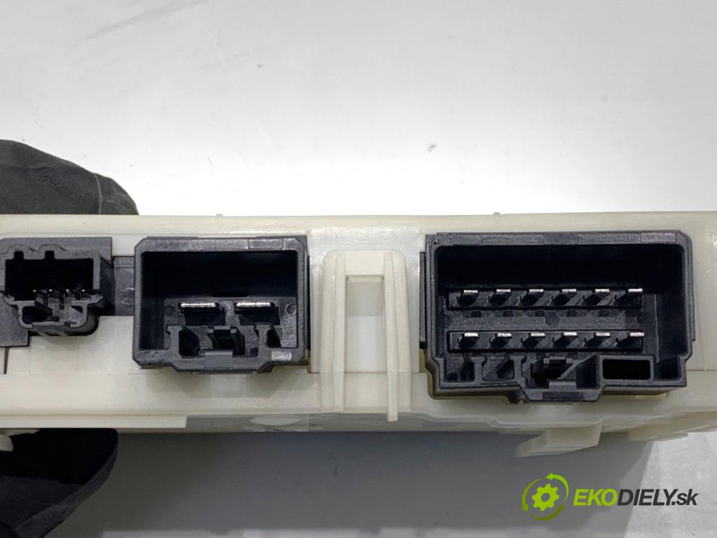 FORD FOCUS III Kombi 2016 92 kW 1.0 EcoBoost 998 modul tažného oka DT1J-19H378-CE (Řídící jednotka ostatní)