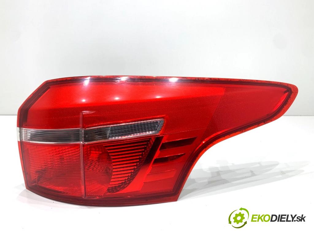 FORD FOCUS III Kombi 2016 92 kW 1.0 EcoBoost 998 Svetlo pravy zad 