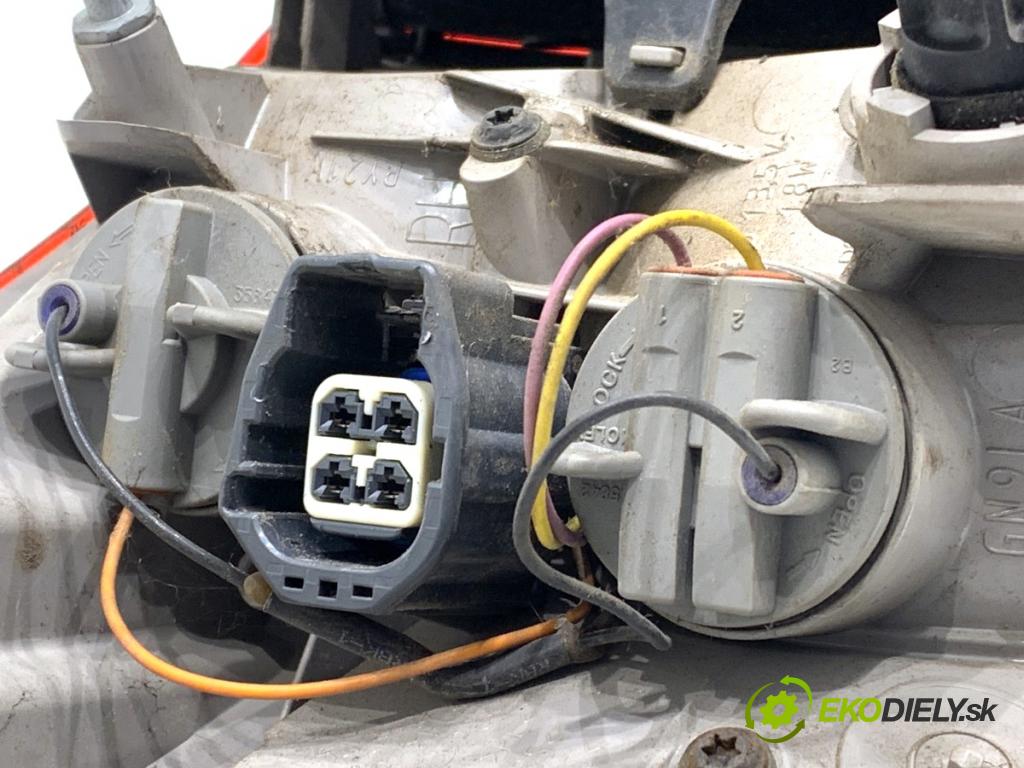 FORD FOCUS III Kombi 2016 92 kW 1.0 EcoBoost 998 Svetlo pravy zad