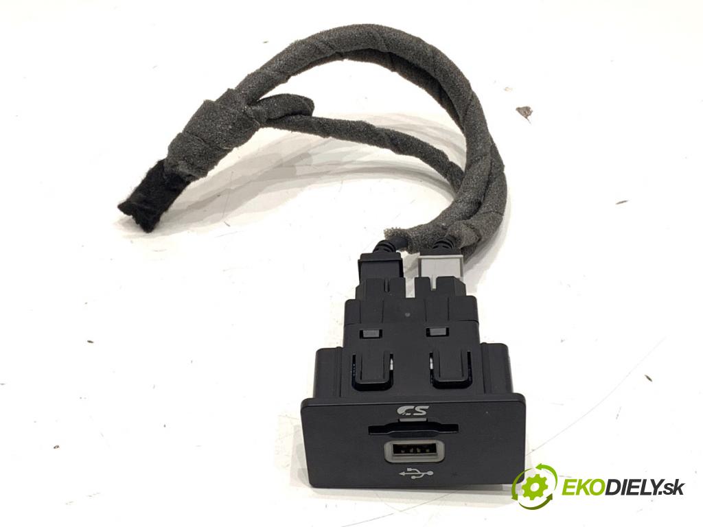 FORD FOCUS III Kombi 2016 92 kW 1.0 EcoBoost 998 HNÍZDO: USB GC3T-14F014-AB