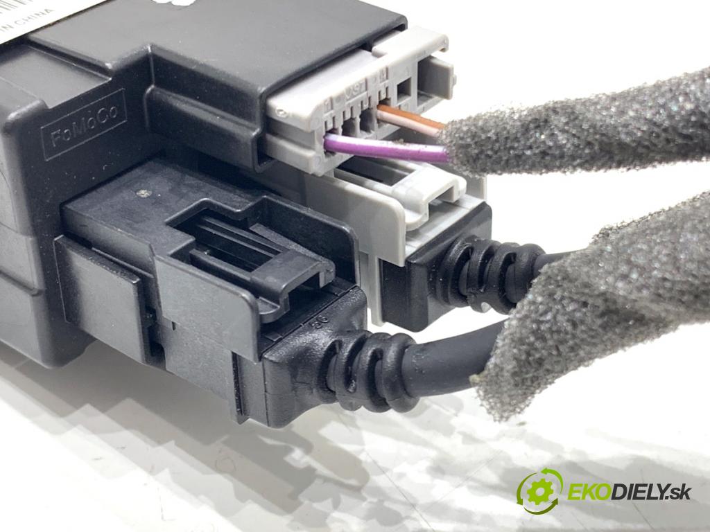 FORD FOCUS III Kombi 2016 92 kW 1.0 EcoBoost 998 HNÍZDO: USB GC3T-14F014-AB