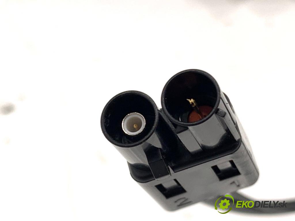 FORD FOCUS III Kombi 2016 92 kW 1.0 EcoBoost 998 ANTENA AM5T-18828-BF