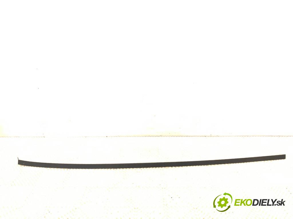 FORD FOCUS III Kombi 2016 92 kW 1.0 EcoBoost 998 lišta střešní pravá 