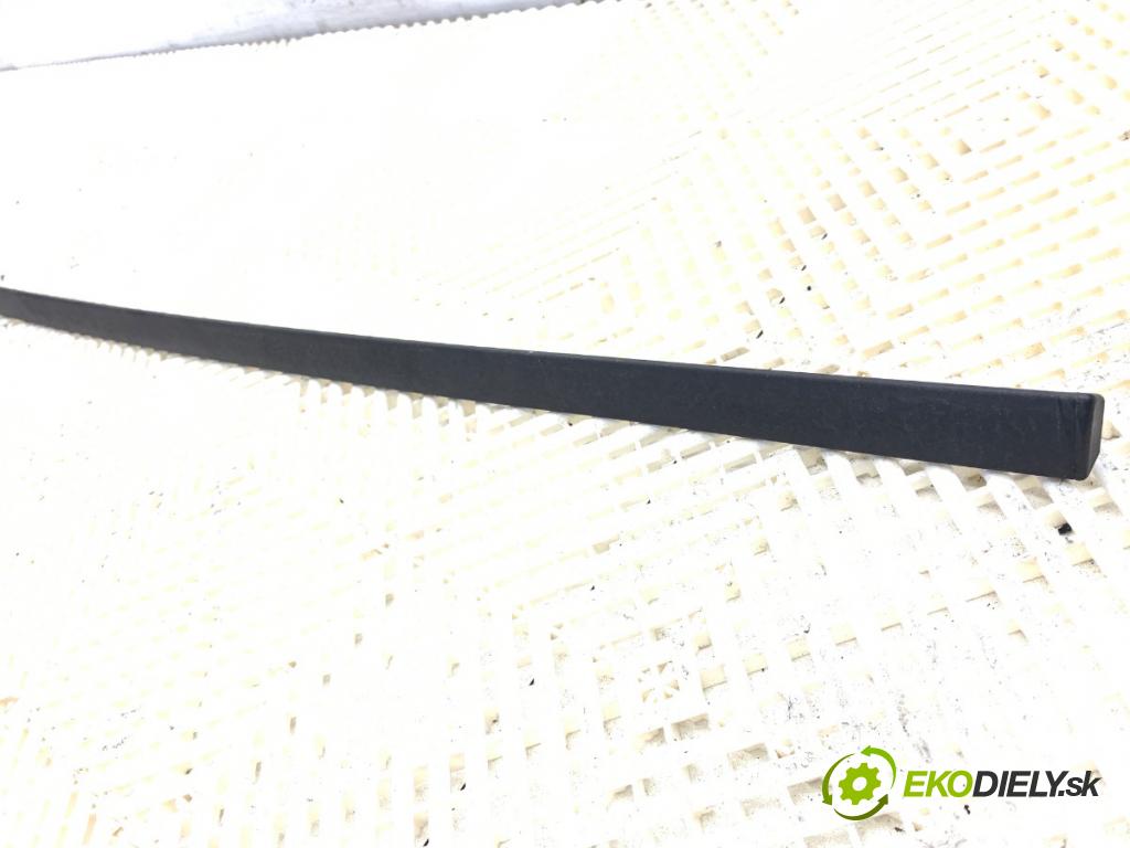 FORD FOCUS III Kombi 2016 92 kW 1.0 EcoBoost 998 Lišta strešná pravá